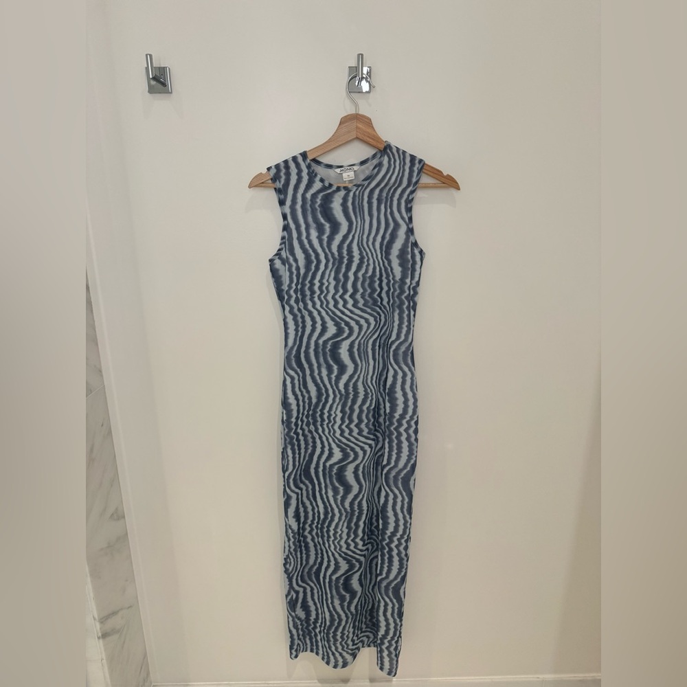 Sleeveless Blue Wave-Print Midi Dress